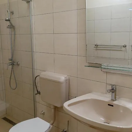 Lovely, Big, Apt1 With Privat Pool Apartman