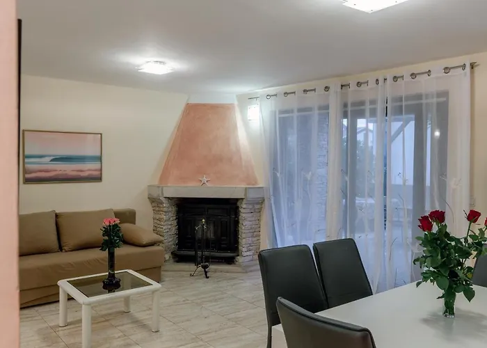 Lovely, Big, Apt1 With Privat Pool 페로이